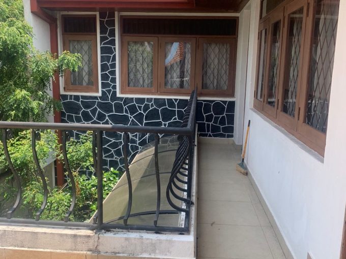 10.8 perches House for sale at Isipathana mw Colombo 5